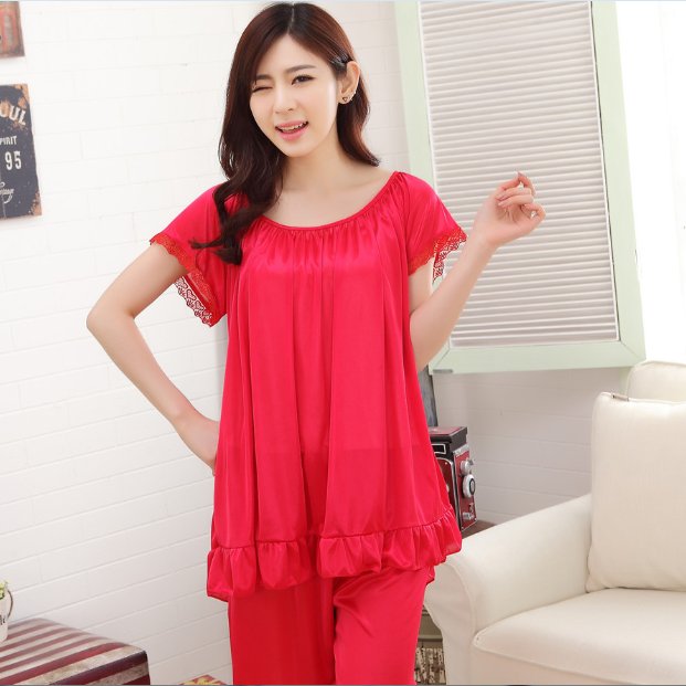 为什么老婆坐床上不穿裤子要穿睡裙?看完你就明白了