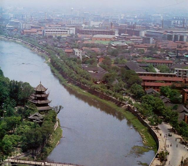 这是80年代的四川成都，那个再也回不去的老成都，满满的回忆