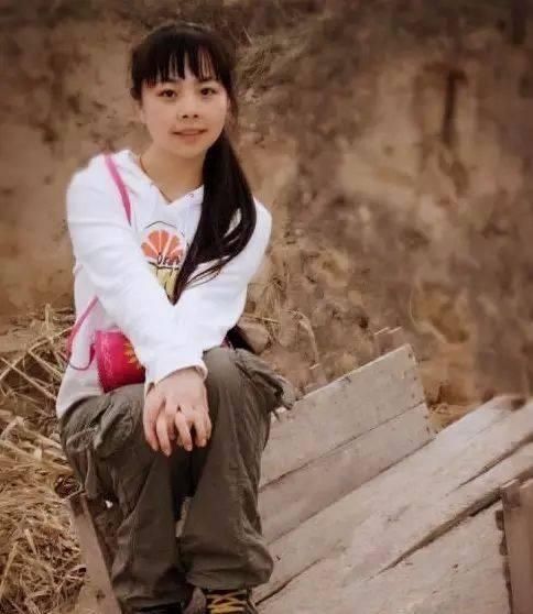 「辛酸」草根歌手王二妮,选择嫁给经纪人回农村,生娃后道出了妇女的辛酸