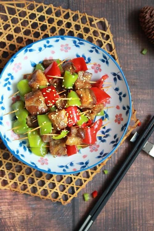  [烤箱]家庭版小烧烤，彩椒牙签羊肉，用烤箱就能轻松搞定