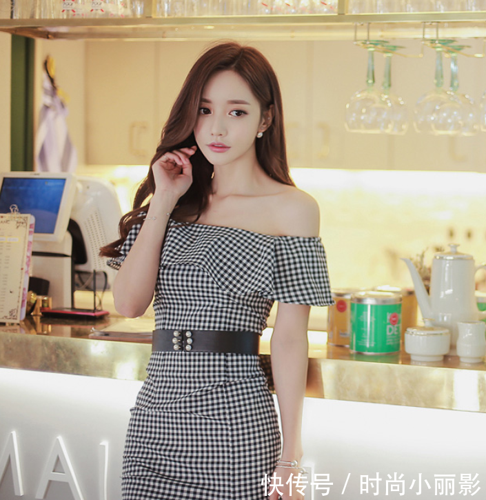 优雅美丽的紧身裙姑娘,展现动人身姿,回头率特别高!