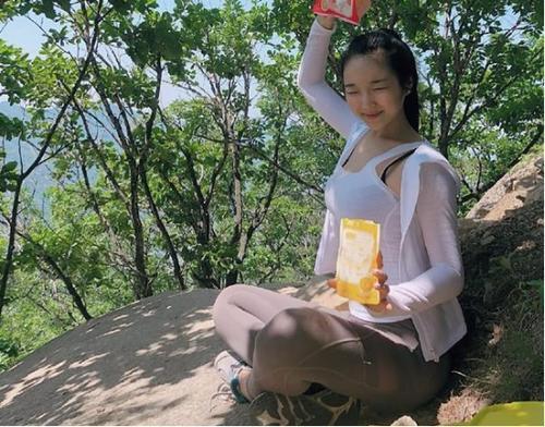 打底裤让你轻松的做一个性感美人！