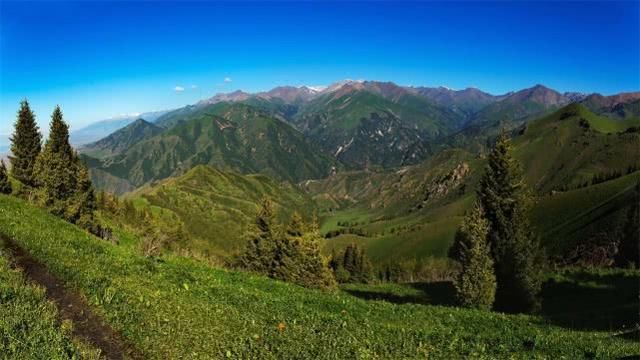 新疆有个地方,回归的时间比香港还晚,但是风景却非常美