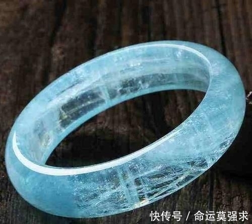  蓝色：便宜又不俗，这些宝石最适合踏青出游