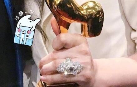 范冰冰生日秒删微博，去年被整个娱乐圈祝福，今年只有三人敢发声