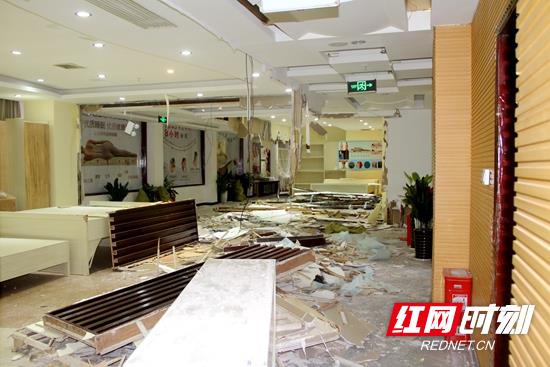 讲解包厢全面取消 武陵源区旅游团队购物场所全力配合整治