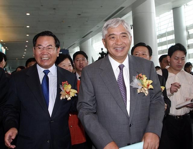 爷爷是民国首富,父亲还是中国首富,他却在一天内亏光150亿