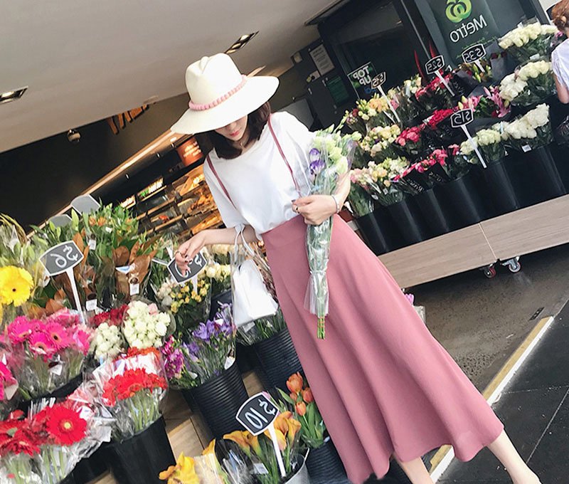 难怪小个子老婆把高跟鞋都扔了！晚晚风装+平鞋，上身既显腿长