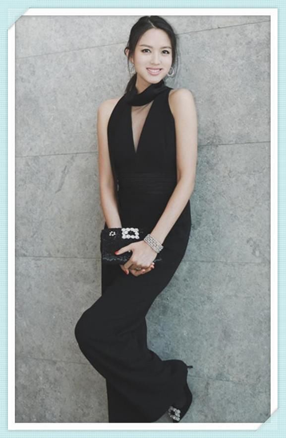 本以为张梓琳穿连体裤大长腿无人能敌，可看到惠若琪，我沉默了！