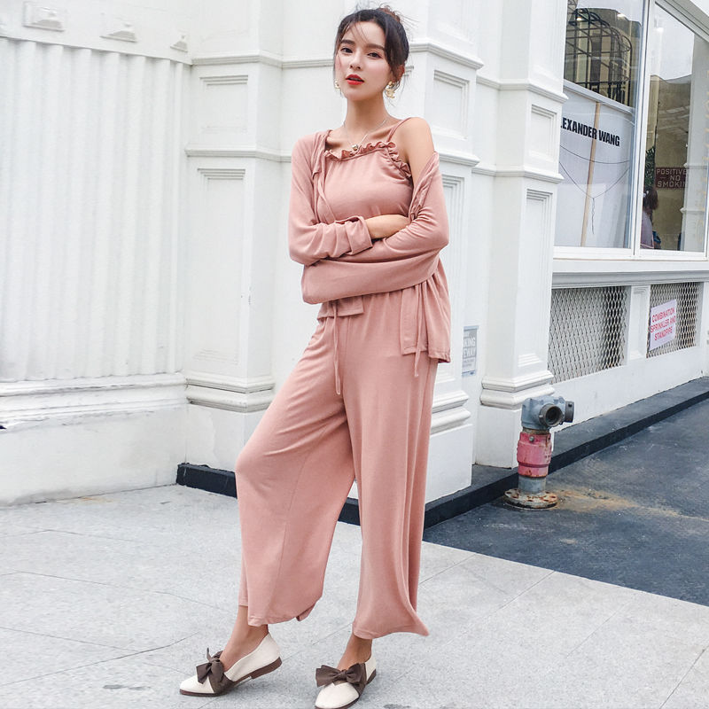 套装不如裙子?那是你没遇上，看看这几款秋装，让你美的快人一步