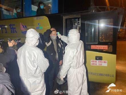  复岗■首辆日照企业员工返岗直通车从河南归来！22名员工返企复