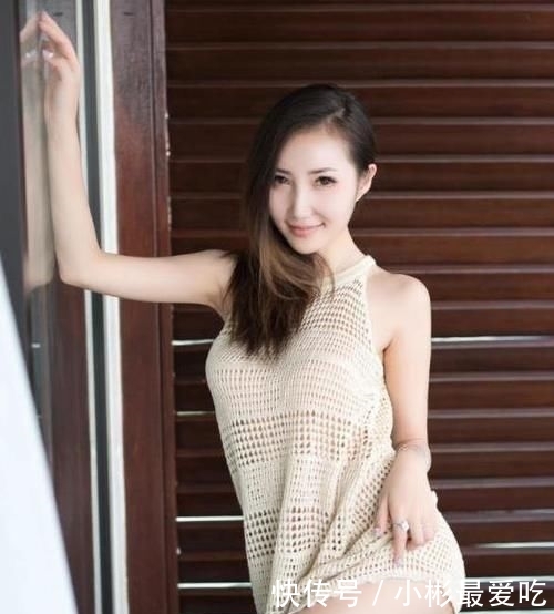  #呼之欲出#这呼之欲出的好身材，是衣服小了吧