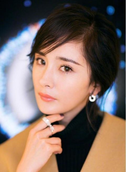 【款式的女生】女生韩版直发,美出新高度,扎发就是这么任性简单