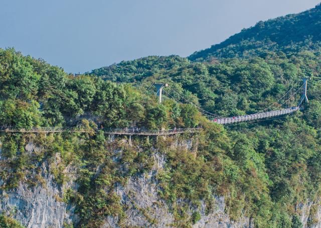 世界绝美的空中花园，因天门洞而得名，拥有天下第一公路奇观