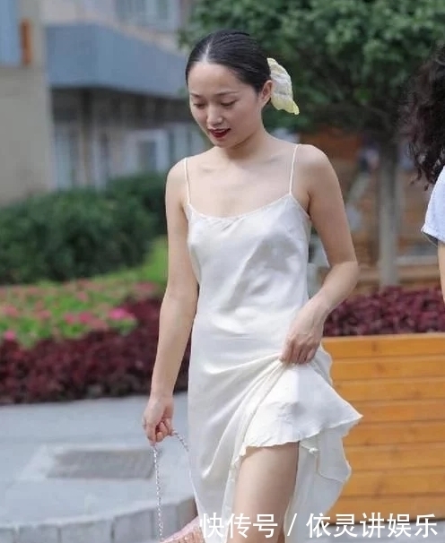样子|小姐姐胆子也太大了吧,把睡裙穿上街却很淡然的样子!