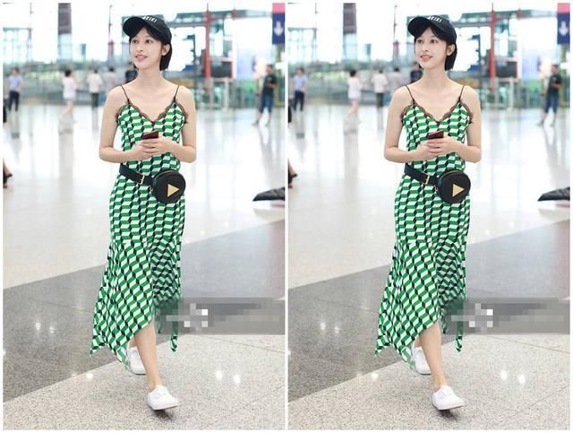 34岁张俪格纹吊带连衣裙，颜值气场双在线，网友：说20岁我都信