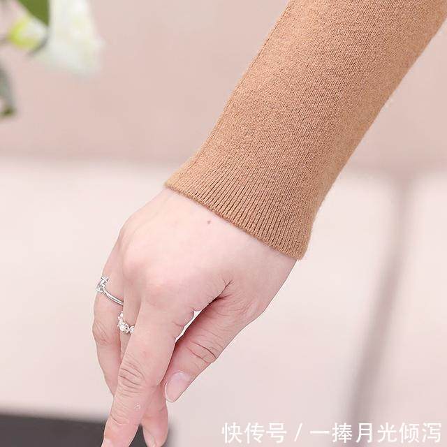  「舍得」女人45岁以后别不舍得打扮自己，常穿这几款，减龄又有女人味