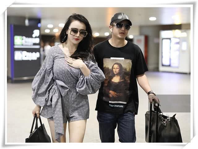 冉莹颖秀身材秀到捂胸口!网友直呼:我是邹市明我也不敢撒手啊!