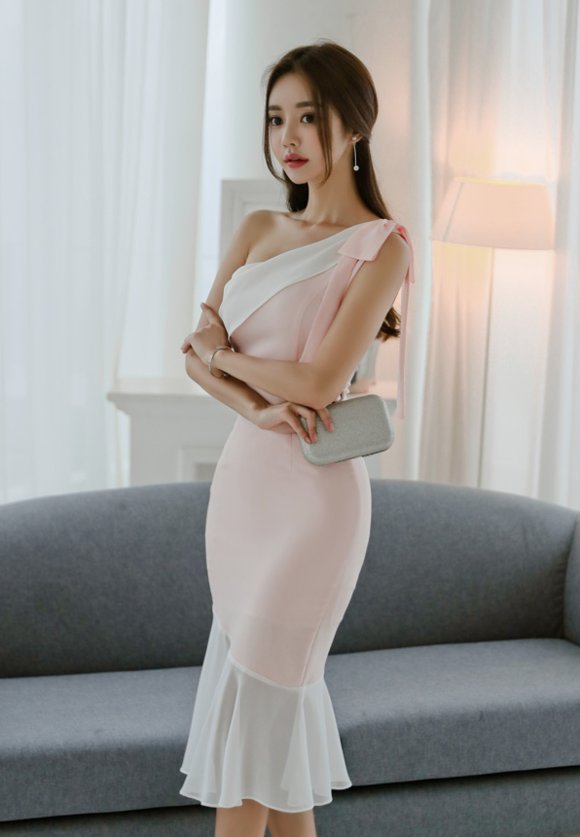 女神孙允珠,水晶瓷釉人鱼传说红杏晚礼裙