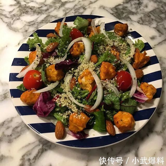 40岁辣妈身材完爆18岁少女,翘臀马甲线诠释健身女人有多美!