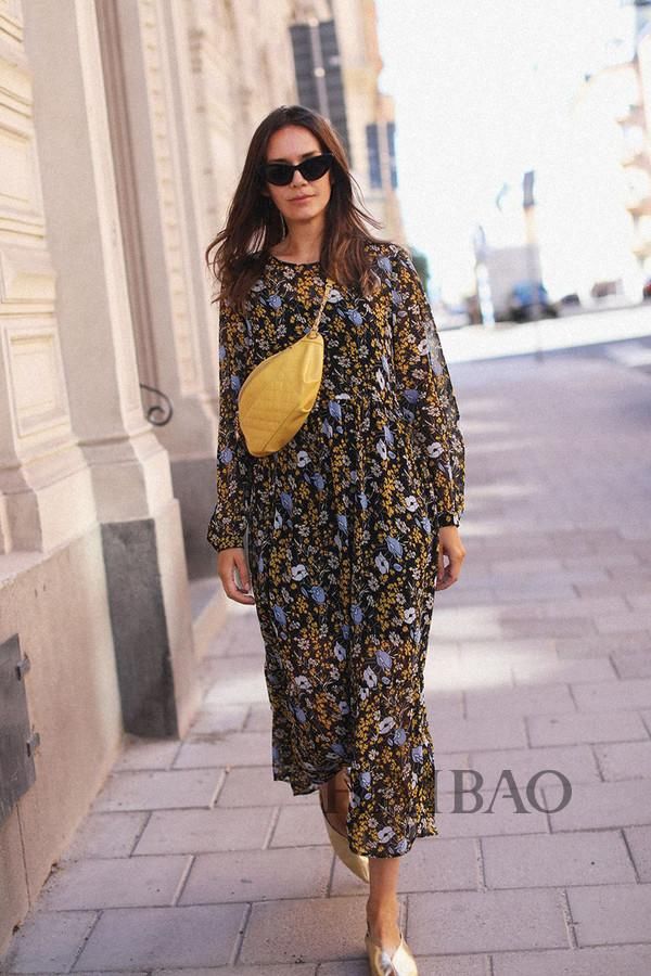 瑞典时尚博主Caroline Blomst高分街拍合辑：当妈了都爱穿亮色？