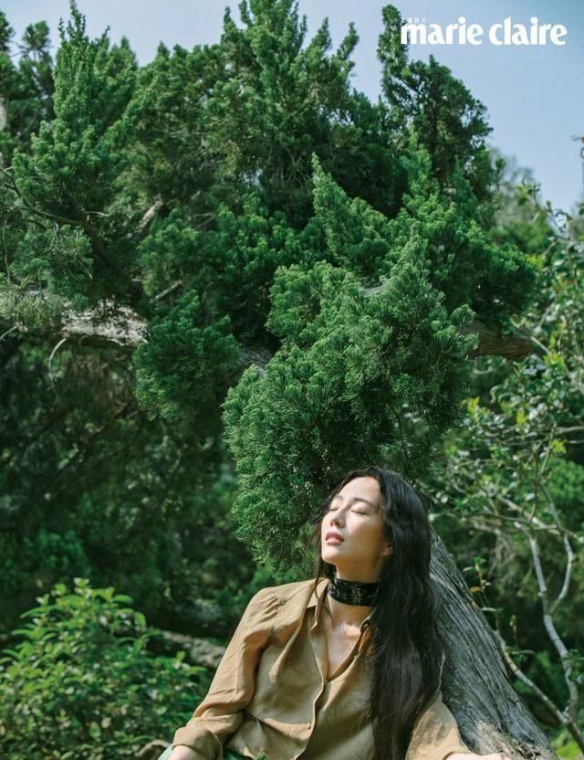  「不失」张钧甯两大时尚刊来袭！一袭绿色长裙美成森系女孩