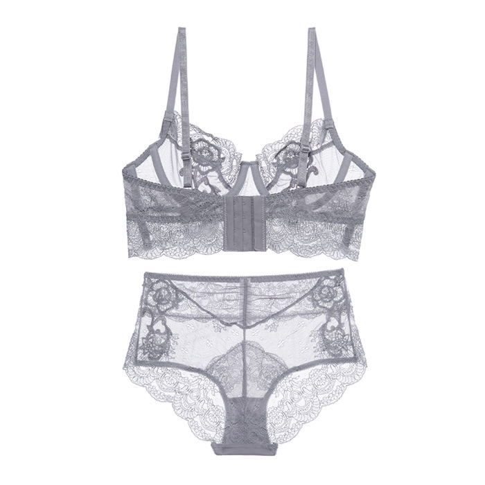 个性别致的蕾丝套装，修饰女人的姣好身材