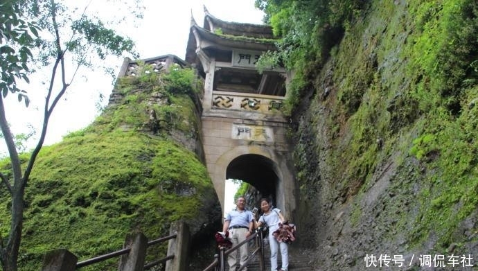 走进名山永康方岩的怀里，领略丹霞独特的地理奇观！