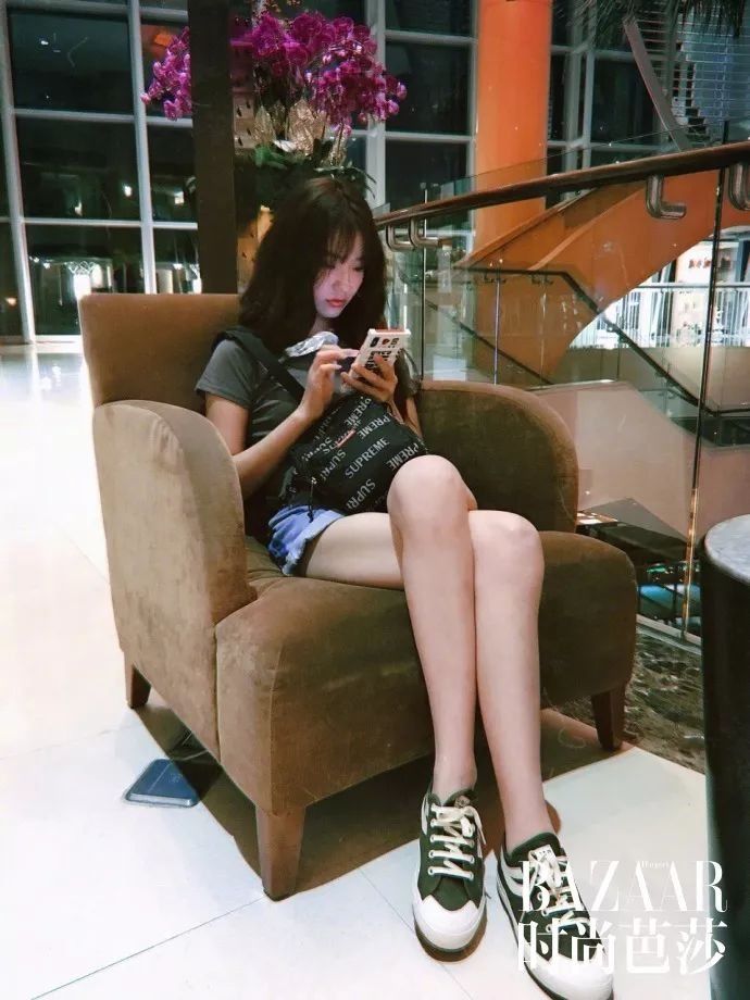 林允的“叠加唇”好抢眼!一秒变身BlingBling女孩~