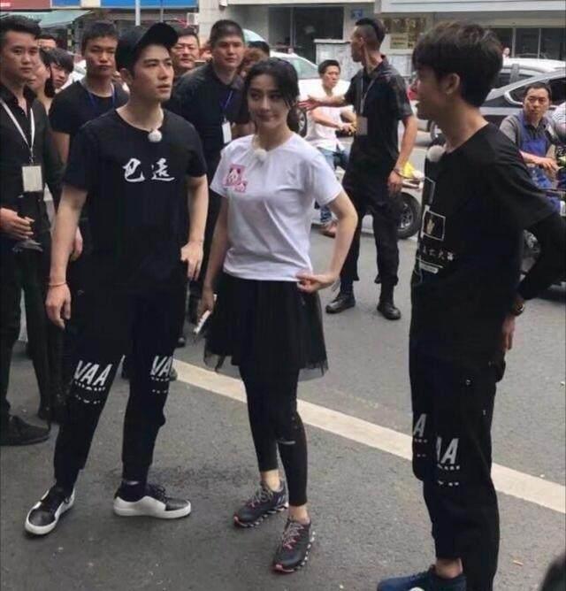 范冰冰终于卸下浓妆了！素颜现身街头获网友大赞：很少女！