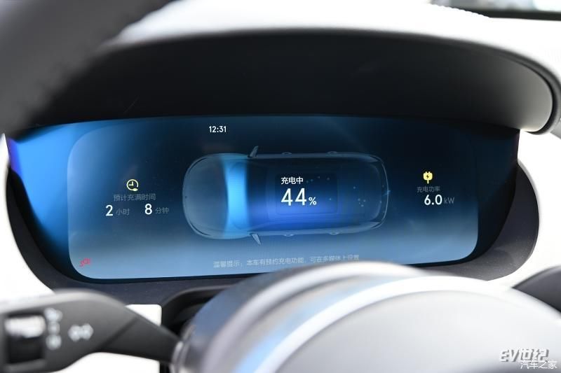  『加速能力』实在没办法太低调，“多姿势”体验全新腾势X PHEV