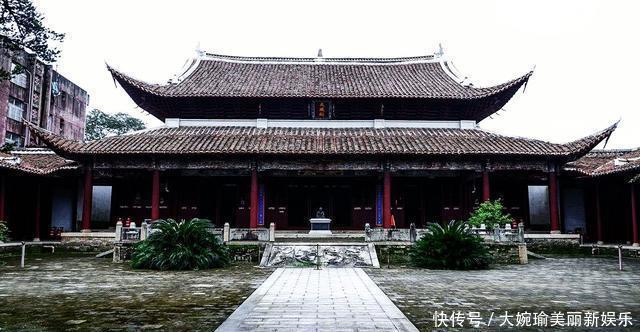  「厦门」福建最大的县，比莆田还大，相当于2.5个厦门，富裕程度