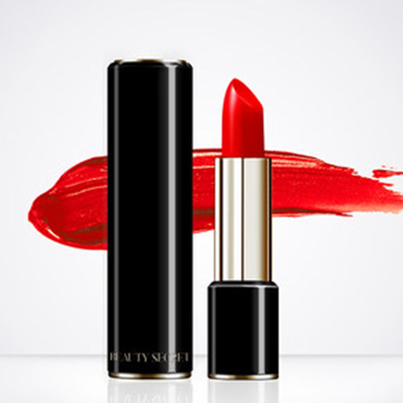 女人出门一定要涂口红，化妆师教你这样涂，一整天滋润不脱色