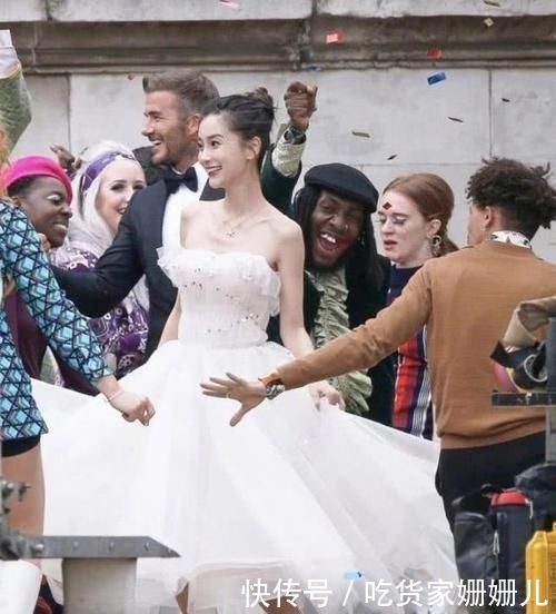 【婚纱】郭碧婷的浴球婚纱,热巴的星空婚纱,都输给了baby的风铃婚纱