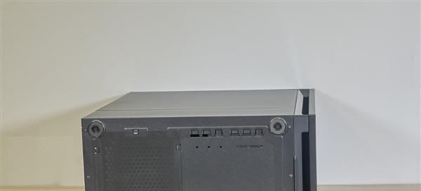  [S400]专注静音的小机箱！酷冷清风侠 S400机箱图赏