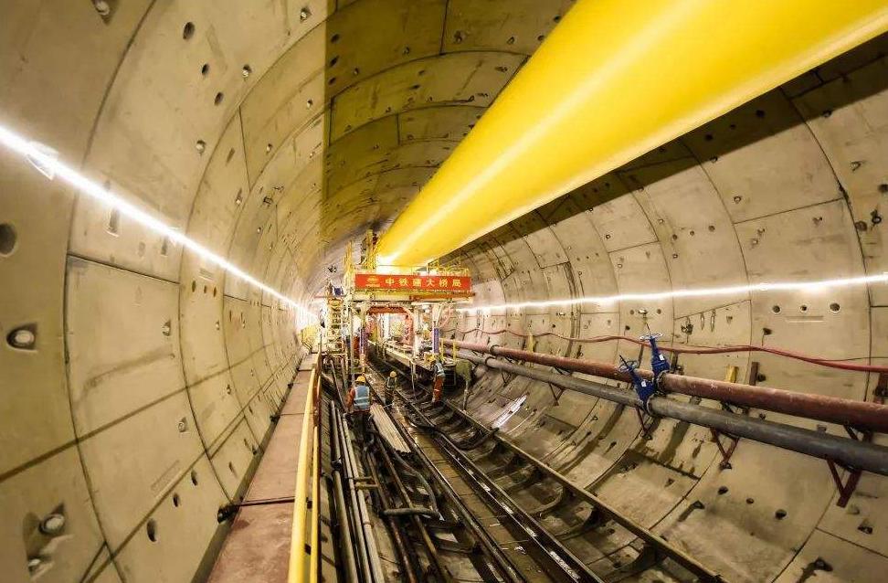 中国三年只挖了4米隧道，印度嘲笑我国，美国却表示太厉害了