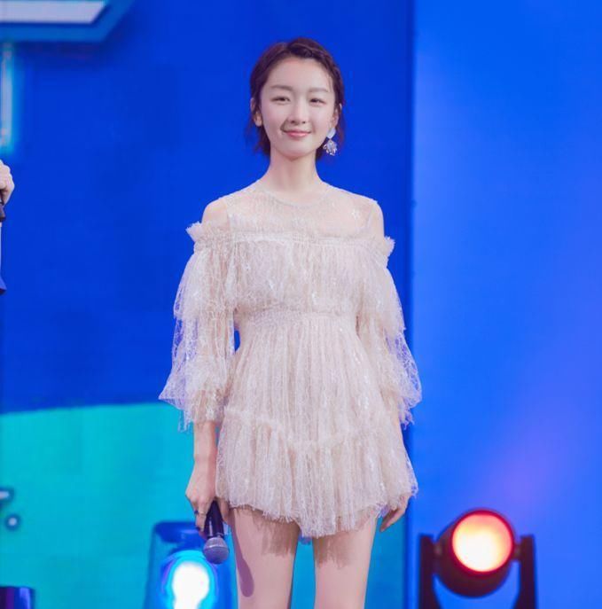 一周造型红黑榜:贵妇品牌香奈儿和普通家居品牌对战，谁输谁赢?