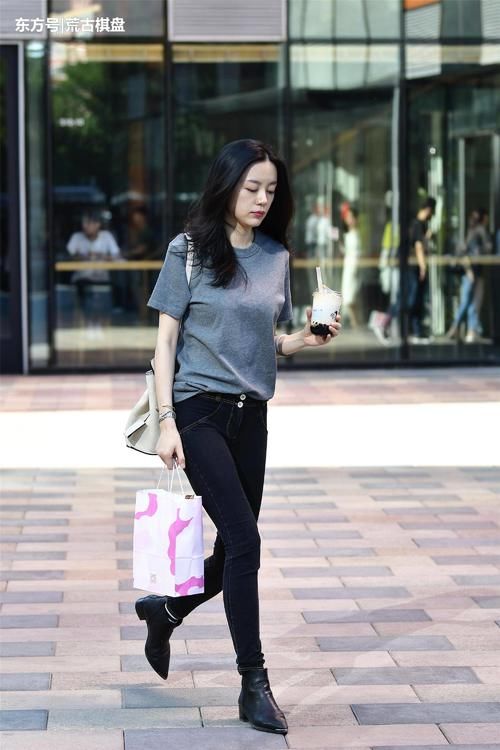北京的时尚姑娘，夏天为什么更喜欢穿着牛仔裤？