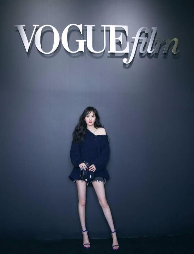 沈梦辰out了，杨幂才是不好好穿衣的“鼻祖”，穿过的衣服都火了