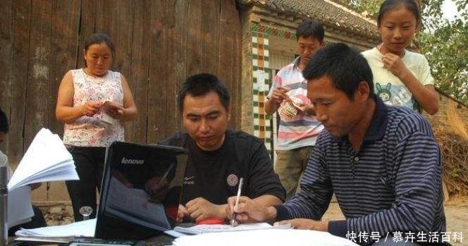 农村征地补偿，有三种情况户口迁出也能拿到土地补偿，大家要重视