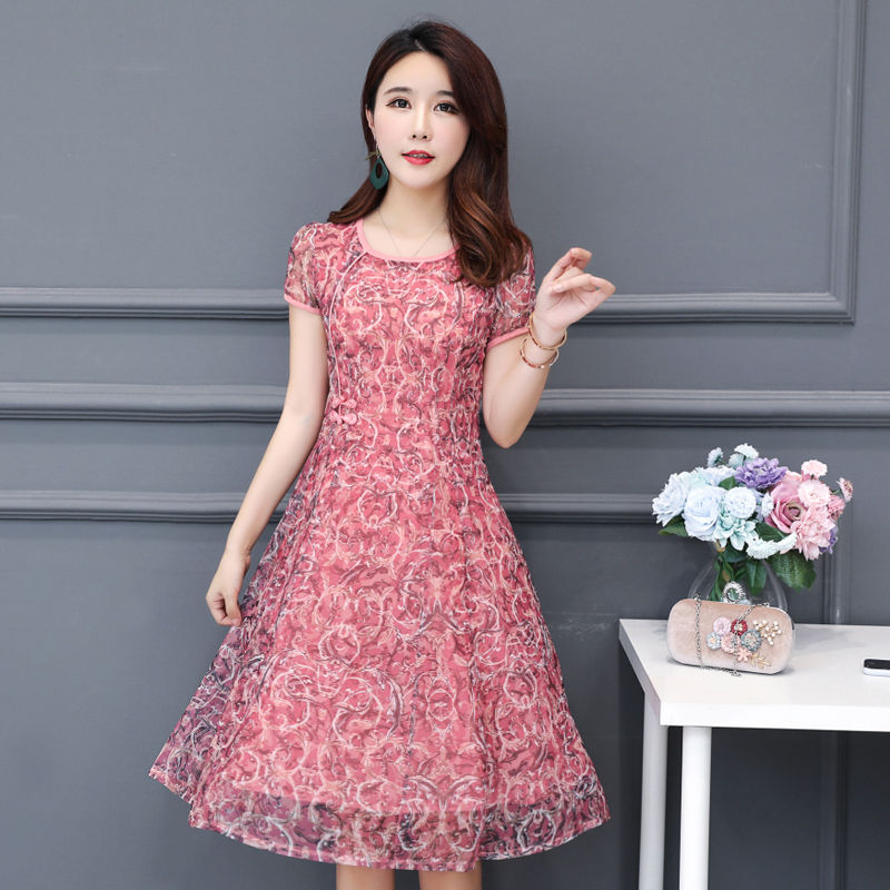 别说女人老了就变丑!看看下图这样穿旗袍裙，美的不可一世