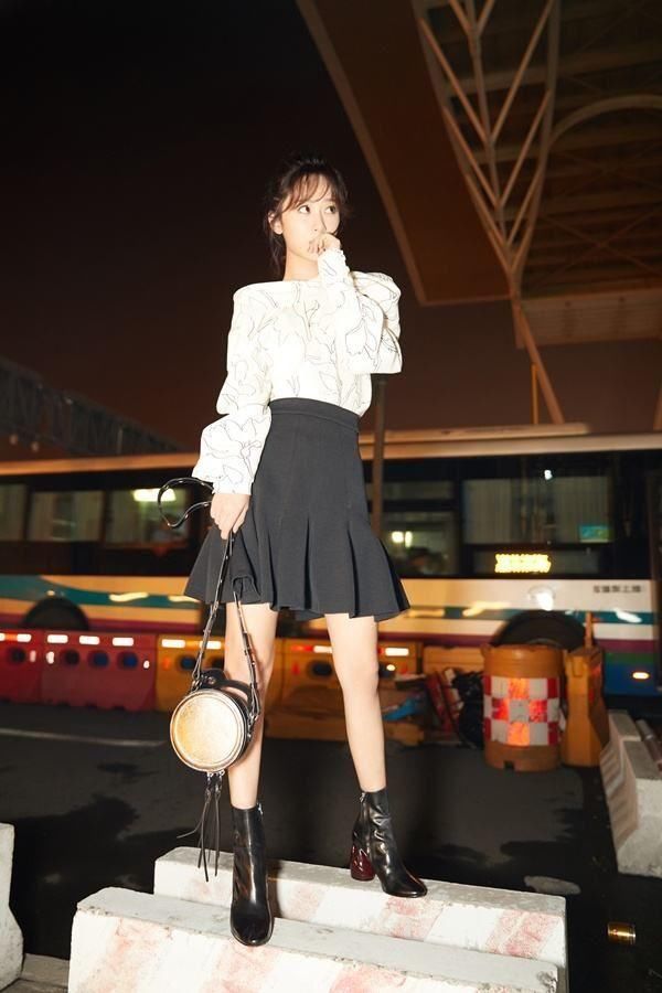 失恋后的杨紫现身，神情失落，不过这“没溜儿”是啥意思？