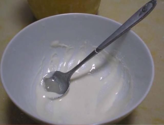 红霉素只要一支擦脸，学会用法，脸上斑点消失，皮肤光滑白嫩