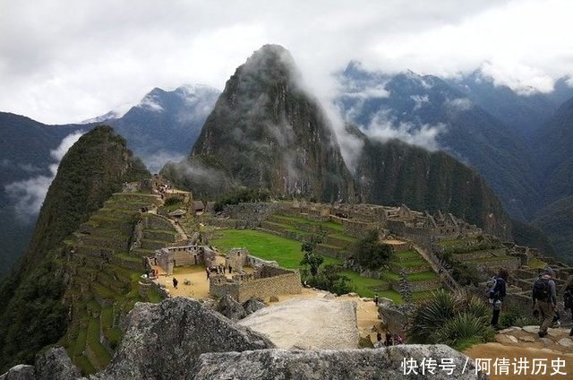 在92年前的今天,1926年2月8日,玛雅人金字塔被发现