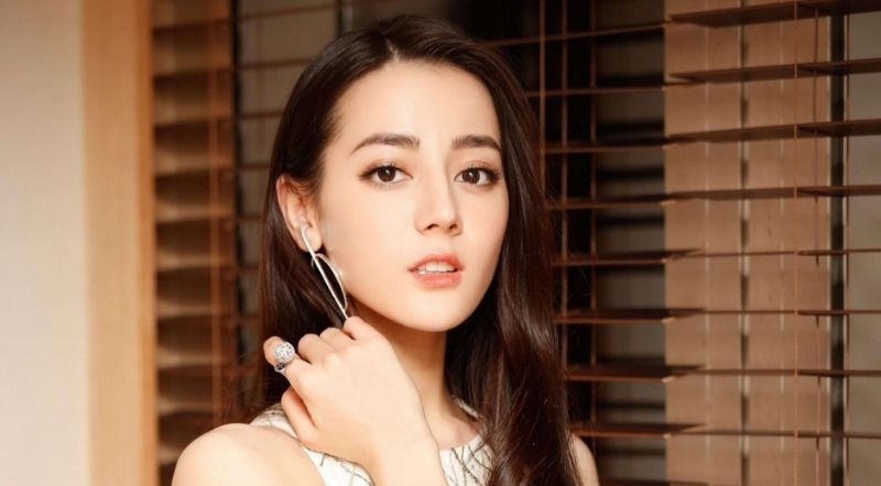 「迪丽」迪丽热巴复工进组,拿到女一号的资源,或重拾之前的流量和人气