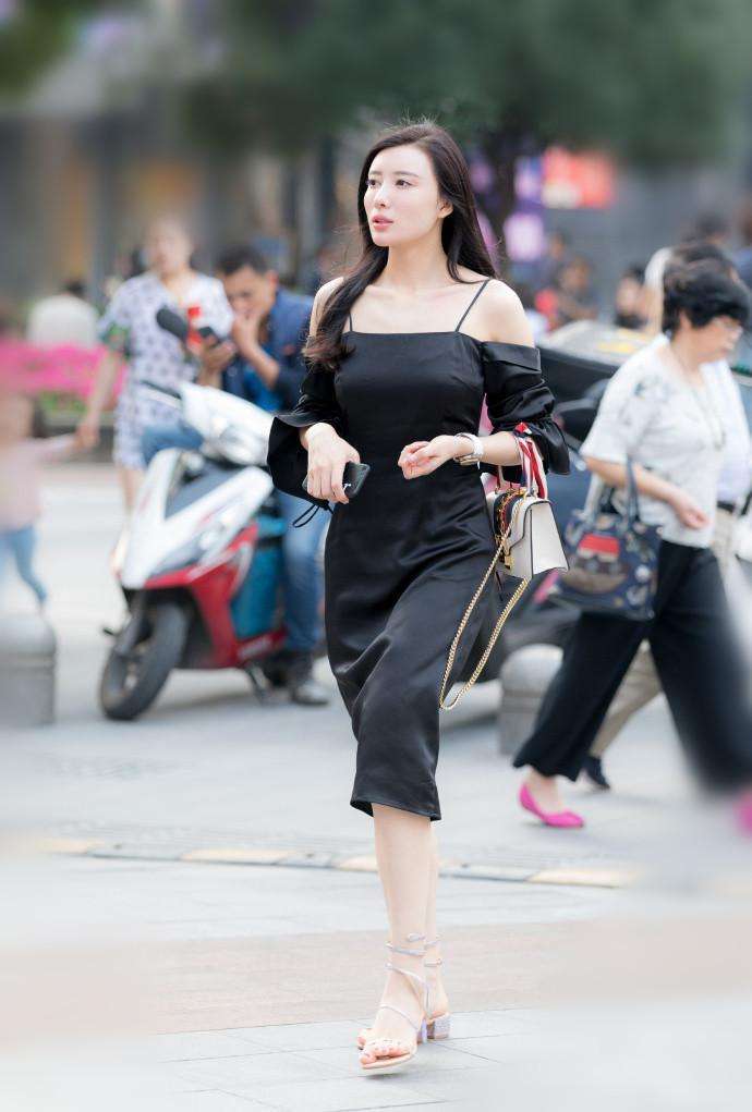 重庆街拍, 如果太会穿搭也是一种错, 你愿意大错特错吗?