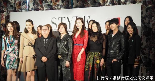 熊黛林皮肤白嫩的美照，图4穿黑丝的闺蜜抢镜，图8皮肤真好！