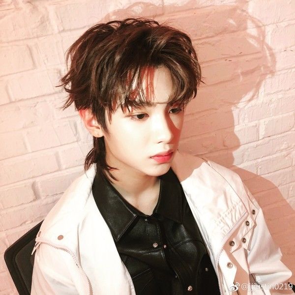 你的发型都要输给男爱豆了!易烊千玺王一博的鲻鱼头是什么鬼，范