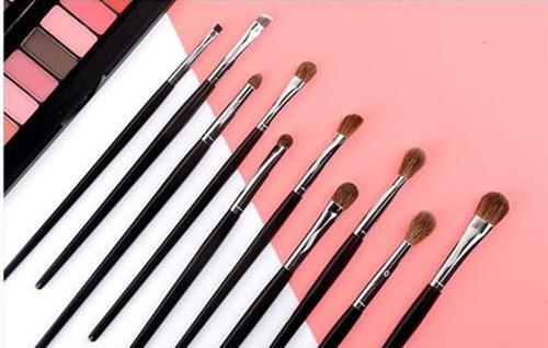 #眼影#眼影刷和眼影棒的区别 你需要知道的美妆常识