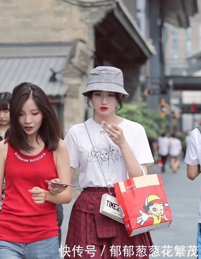  [个性]时髦有多么简单？一顶甜美又个性帽子，潮人妹纸一定不要错过
